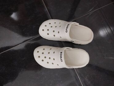 ярмарка обуви для проблемных ног бишкек: Босоножкалар, 40, Crocs, Жаңы, түсү - Ак, Өзү алып кетүү, Акылуу жеткирүү