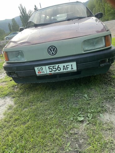 машина выкуп: Volkswagen Passat: 1992 г., 1.8 л, Механика, Бензин, Универсал