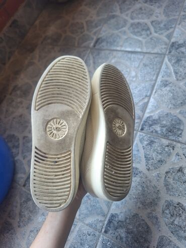 Women's Sneakers and athletic shoes: UGG, 37, bоја - Bela — 9