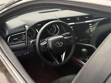 Toyota: Toyota Camry: 2019 г., 2.5 л, Вариатор, Гибрид, Седан — 14