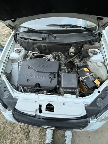 VAZ (LADA): VAZ (LADA) Priora: 1.6 l | 2012 il 268706 km Sedan — 26