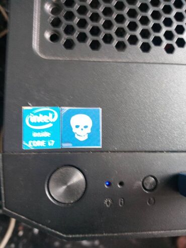 Desktop računari i radne stanice: I7 Svetleci Gejmer Top--Klasican SVETLECI Gejmer . U pitanju je — 7