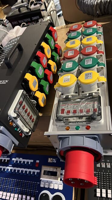 Изготовление рекламных конструкций: | Лайтбоксы, Билборды, рекламные щиты, Сити-форматы, | Монтаж, Снятие размеров, Разработка дизайна — 32