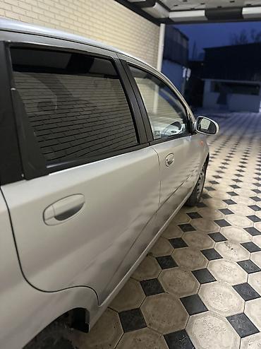 Chevrolet: Chevrolet Aveo: 2004 г., 1.4 л, Механика, Бензин, Хэтчбэк — 5