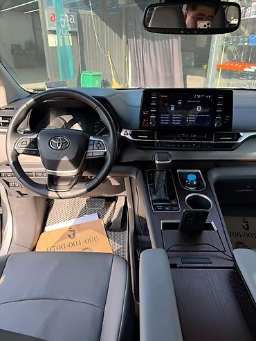 santa fe 2010: Toyota Sienna: 2022 г., 2.5 л, Автомат, Гибрид, Минивэн — 5