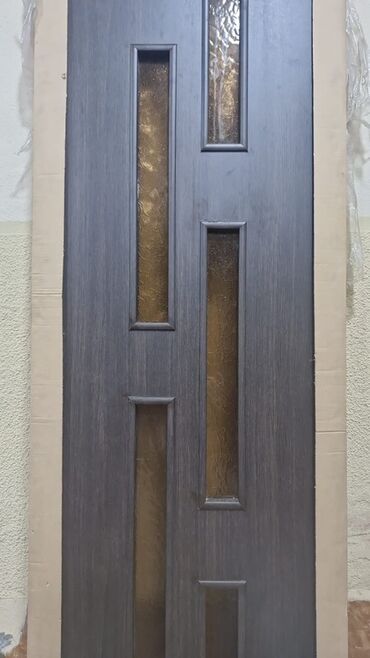 Фурнитура и комплектующие: 3 eded suseli qapi satilir,yenidir.0506670777