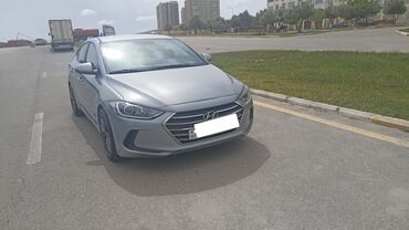hyundai cip: Hyundai Elantra: 2 l | 2016 il Sedan