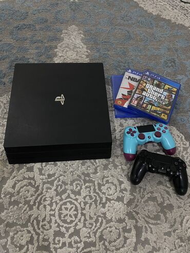 продать плейстейшен 4: Продаю PS 4 PRO 4K 1 ревизия ПО 12.52 Два геймпада ( 1 реплика ) 3