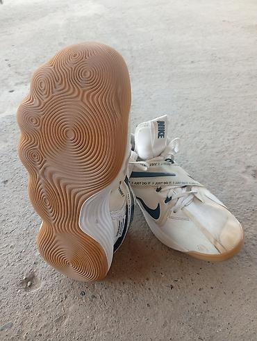 Мужские кроссовки, 42, Nike, Б/у, цвет - Белый, Самовывоз