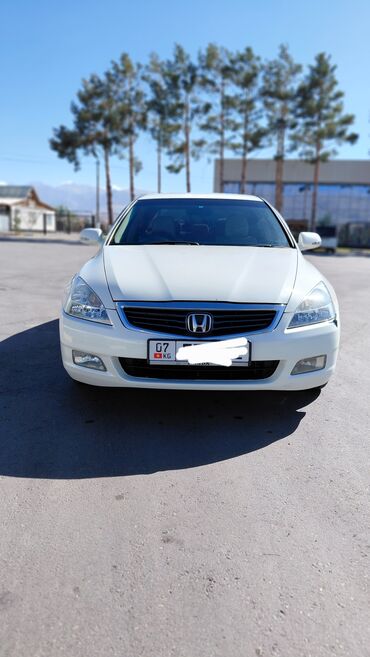 коробка нексия 1: Белый седан Honda Accord с автоматической коробкой передач. Модель