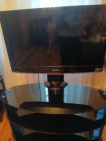 TV altlığı: Samsung LCD TV + şüşə TV stendi (komplekt) - Ekran: təxminən 32" — 3