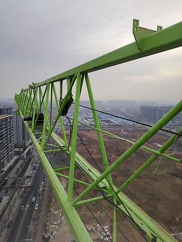 Лебедки: Башенный кран 🏗️ 2022 года Фирма ZOOMLION Марка 6015-8 тонна Высота — 6