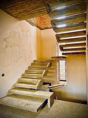 Бетонные лестницы: Бетонная лестница Для дома, Гарантия, Форма лестницы: Много-маршевая, Стиль: Хайтек — 17