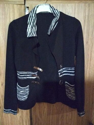 Köynək və bluzalar: Koftaların hər biri 1 manatdan, razmer S(36). Ünvan Azadlıq -da lalafo.az — 16 Köynək və bluzalar: Koftaların hər biri 1 manatdan, razmer S(36). Ünvan Azadlıq — 16