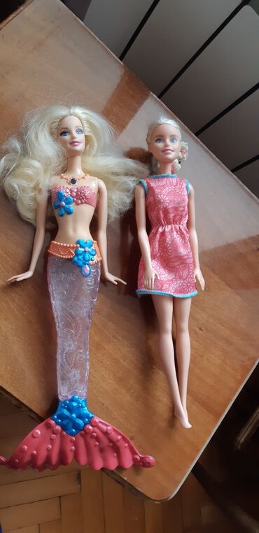 barbie oyuncaqları: Barbi kuklalar satilir.ikisi birlikde 10 manat