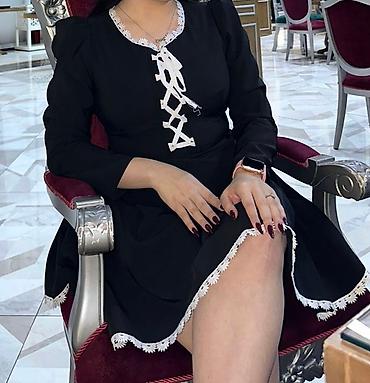 qadın don: Qara rəngli zərif qadın donu - Model: dizə qədər uzunluq, yüngül ətək — 1