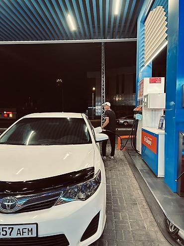 Продажа авто: Toyota Camry: 2014 г., Автомат, Бензин, Седан — 3