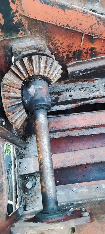 traktor frezi: Kənd təsərrüfatı üçün qoşqu tipli yem toplayan/saçaqlı yığan aparat — 8