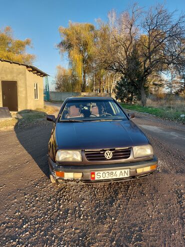 обмен на гольф: Volkswagen Vento: 1992 г., 1.8 л, Механика, Газ