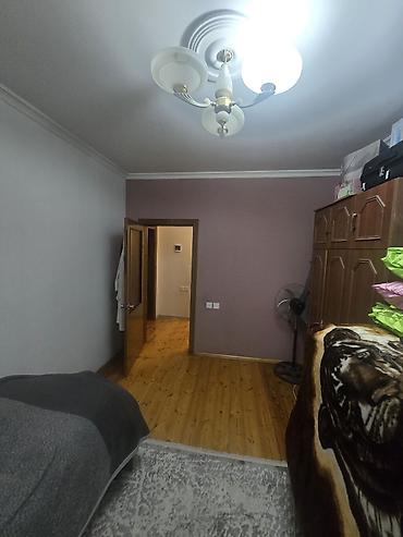 astara ev satılır: Mehdiabad Qəsəbəsində yerləşir. TamsStore'la üzbəüz məhəllədə. Şəxsi — 8
