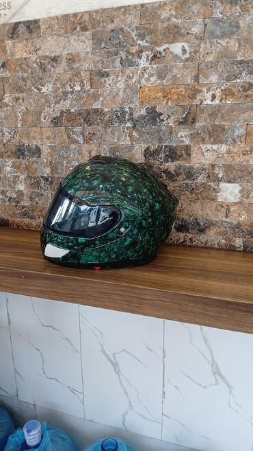 Аренда мототранспорта: Satılır ideal vəziyətdə Mt Helmets çənəsi acilan