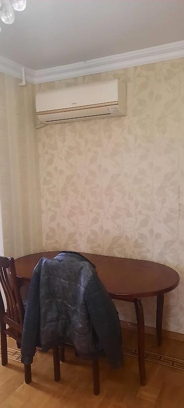 Uzunmüddətli kirayə mənzillər: Mənzildə 2 otaq planı: geniş dəhlizdən qonaq otağına və ayrıca mətbəxə — 11