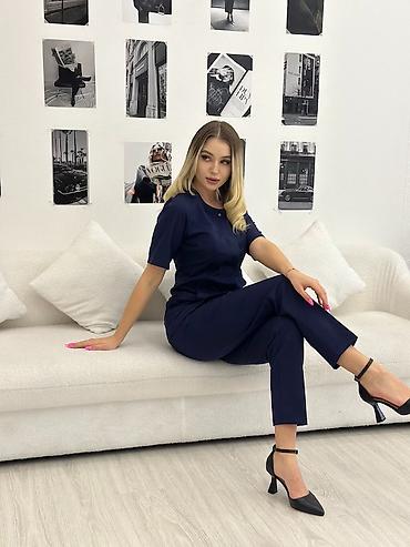 кожаные брюки: Женский комплект для работы и повседневной носки: блуза + брюки. - — 3
