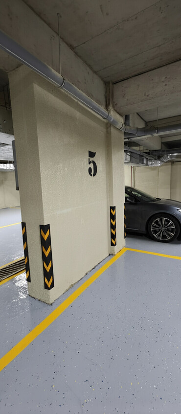 Напольные работы: Реставрация разного типа пола, Выравнивание пола, Шлифовка пола | Наливные полы Больше 6 лет опыта — 1