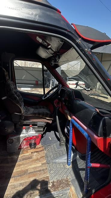 Аренда пассажирского буса: Mercedes-Benz Sprinter (длинная база, высокий крыша) — пассажирский — 4