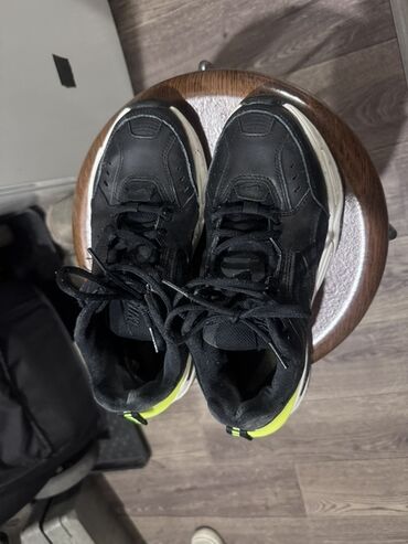 прокат национальных костюмов для детей: Кроссовки, 38, Nike, Б/у, цвет - Черный, Самовывоз