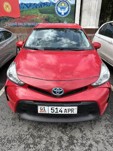 срочно срочно продам машину: Toyota Prius: 2015 г., 1.8 л, Вариатор, Гибрид, Универсал
