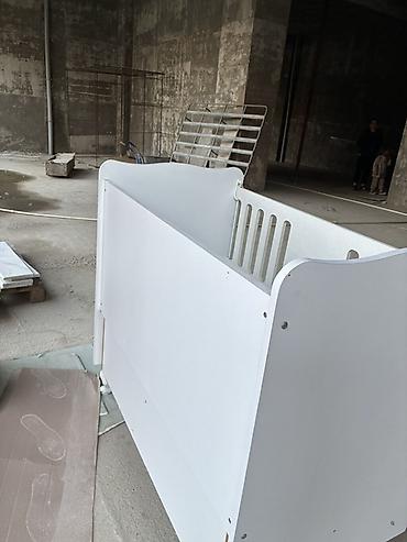 dsp laminat: Oğlan və qız üçün, İşlənmiş, Dördbucaq, Beşik, Dəstsiz, Matras ilə, Yellənmə mexanizmsiz — 1