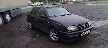 avto satış saytları: Volkswagen Vento sedan - Kuzov: 4 qapılı sedan, badımcan rəng - Nömrə — 3