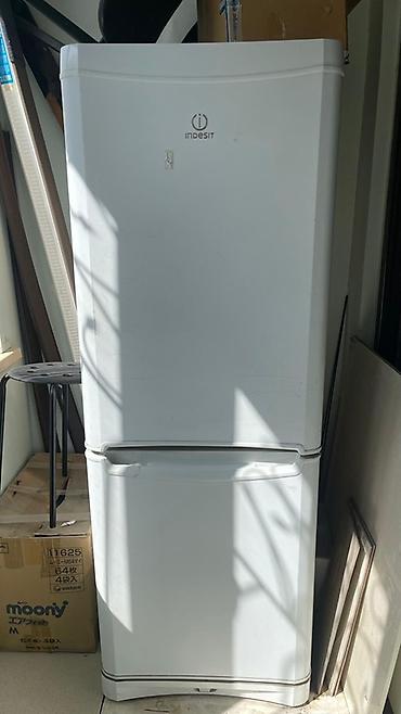 Отдам даром Нерабочий Холодильник Indesit B160Z (двухкамерный, нижняя
