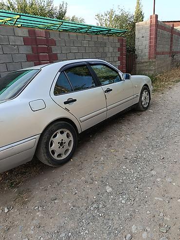 авто эмаль: Mercedes-Benz E-Class: 1995 г., 2 л, Бензин, Седан — 6