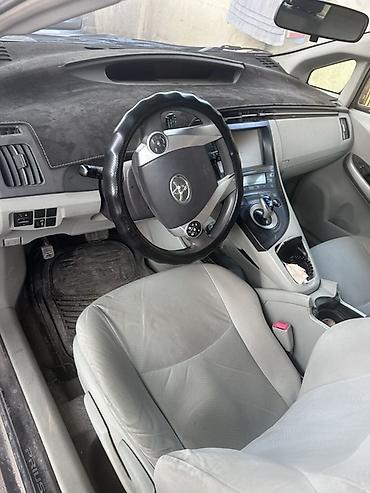 Toyota: Toyota Prius: 2012 г., Гибрид, Хэтчбэк — 3