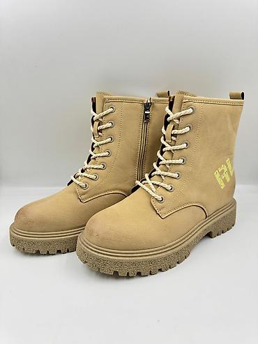 Кроссовки и спортивная обувь: Продаю оптом, качественная женская обувь. Разных моделей и размеров — 12