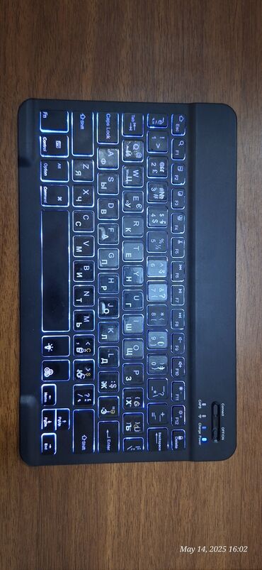 Klaviaturalar: 7 rəngdə Led işıqlı nazik slim klaviatura. Hazır azərbaycan, ingilis — 9