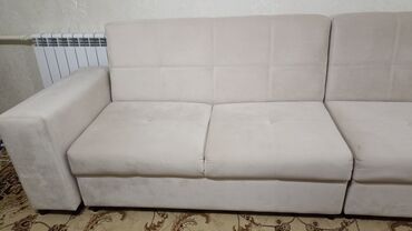 двухэтажный диван кровать: Прямой диван, цвет - Бежевый, Б/у