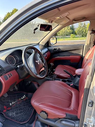 pickup l200: Mitsubishi L200: 2.5 l | 2015 il 279500 km Pikap — 10
