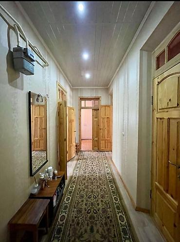 67: 3 комнаты, 67 м², Пишпек Сталинка, 2 этаж, Косметический ремонт — 1