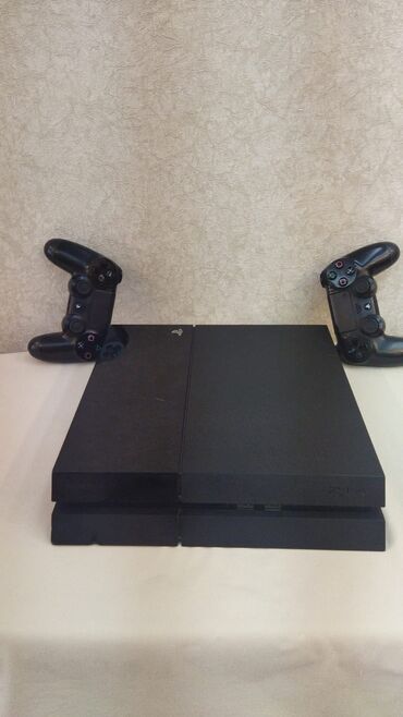 PS3 (Sony PlayStation 3): Ps4 satilir 350 azn. Unvan nərimanov m 1313 nigaz