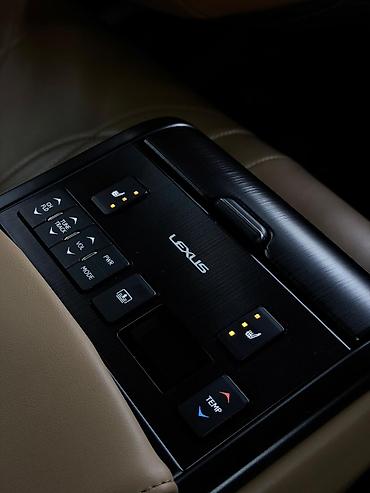 Lexus: Lexus ES: 2019 г., Вариатор, Гибрид, Седан — 8