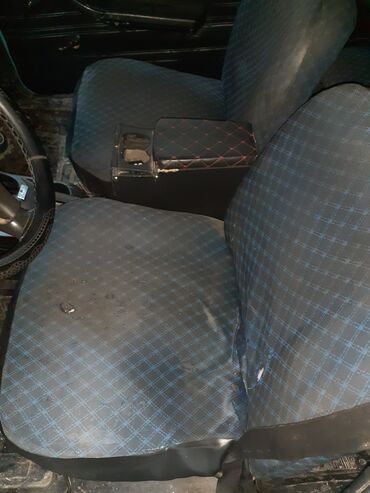 Təkərlər: Məhsul: Avtomobil kuzov hissələri və arxa baqaj komplekti (köhnə sovet — 13