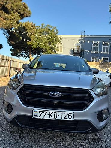 qadın ucun maşınlar: Ford Escape: 1.5 l | 2017 il 130000 km Ofrouder/SUV — 1
