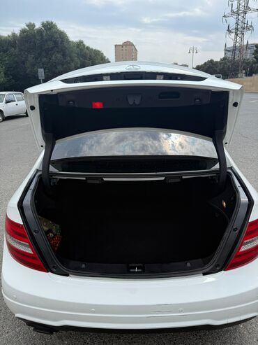 Mercedes-Benz: Mercedes-Benz C-Class: 1.8 l | 2014 il Sedan — 10