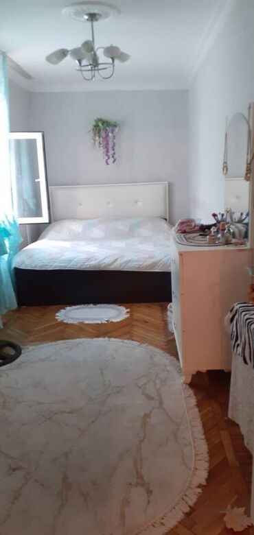 Uzunmüddətli kirayə mənzillər: Yasamal rayonu,3 saylı asan xidmət ilə üzbəüz,5 mərtəbənin,3-cü — 3