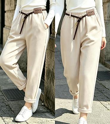 kais za struk: Ženske ležerne pantalone sa kaišem HOPE
2300 din
S M L — 5