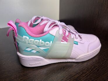 Кроссовки и спортивная обувь: Кроссовки, 37, Reebok, Новый, Самовывоз