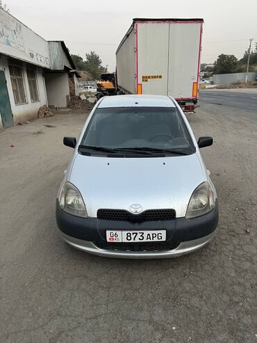 авто 2005: Toyota Yaris: 2001 г., 1 л, Механика, Бензин, Хэтчбэк